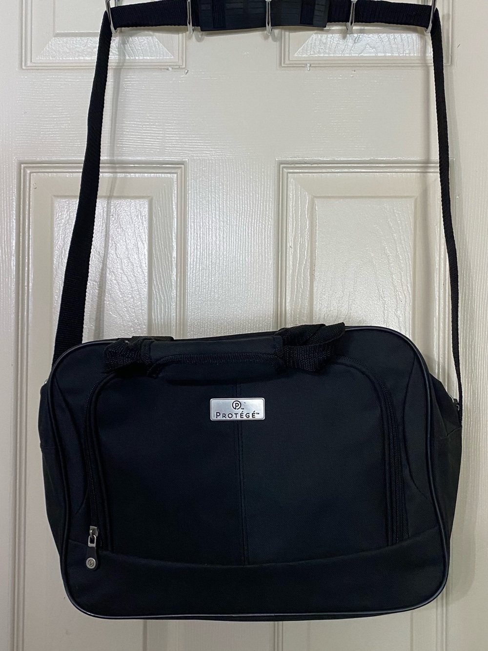 Protege. Black Laptop Shoulder Bag for Men - Professional Travel Carry